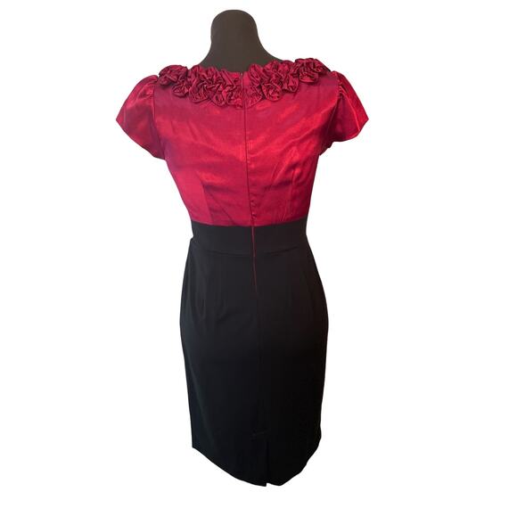 Jessica Howard Dress, Shiny Satin Roses with Shape. Size 6 with stretch. - Picture 2 of 5